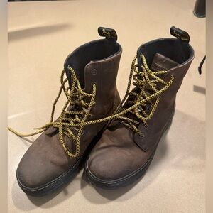 Dr. Martens Unisex-Adult Combs Leather Fashion Boot